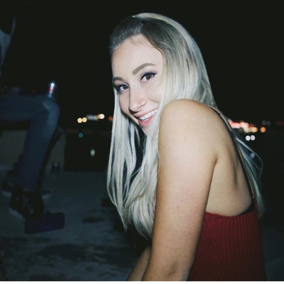 Meet your Posher, Sofie - Picture 1 of 1